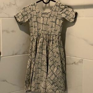 Size 8 Alice and Ames Dress in Green and Beige